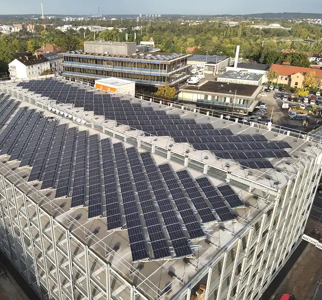Aufdachanlage Parkhaus